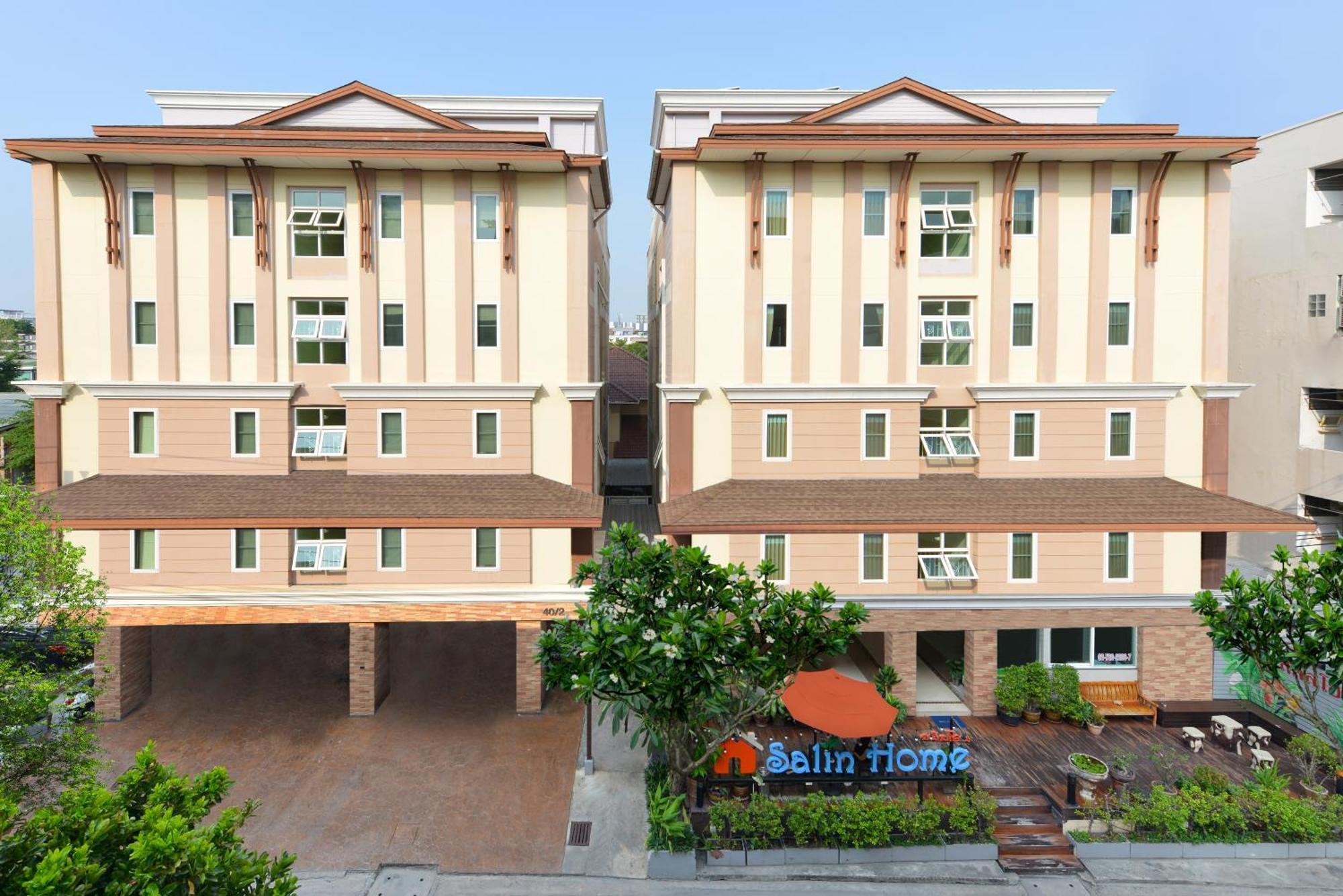 Salin Ramkhamhaeng Hotel