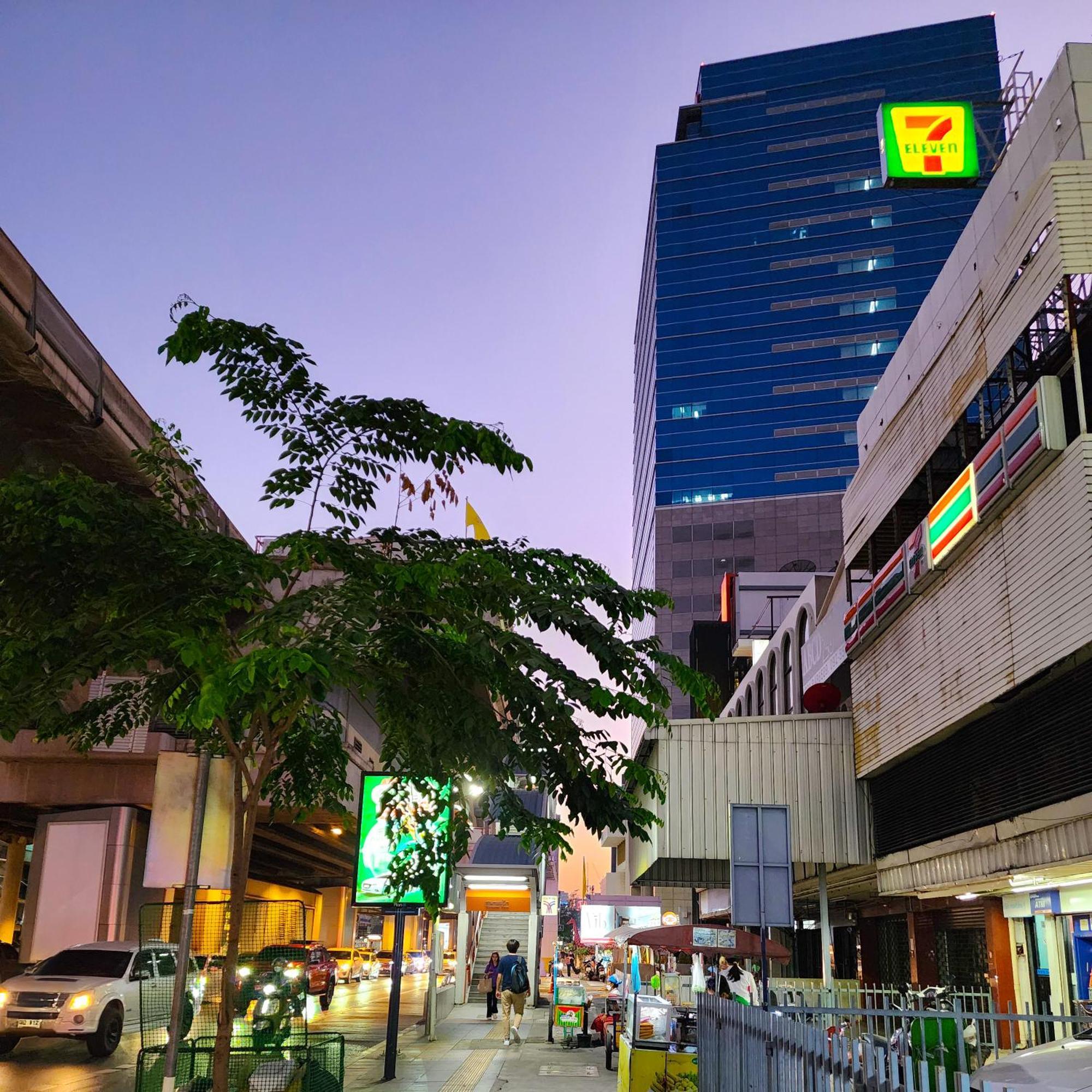 Vic 3 - Sha 4* Bangkok