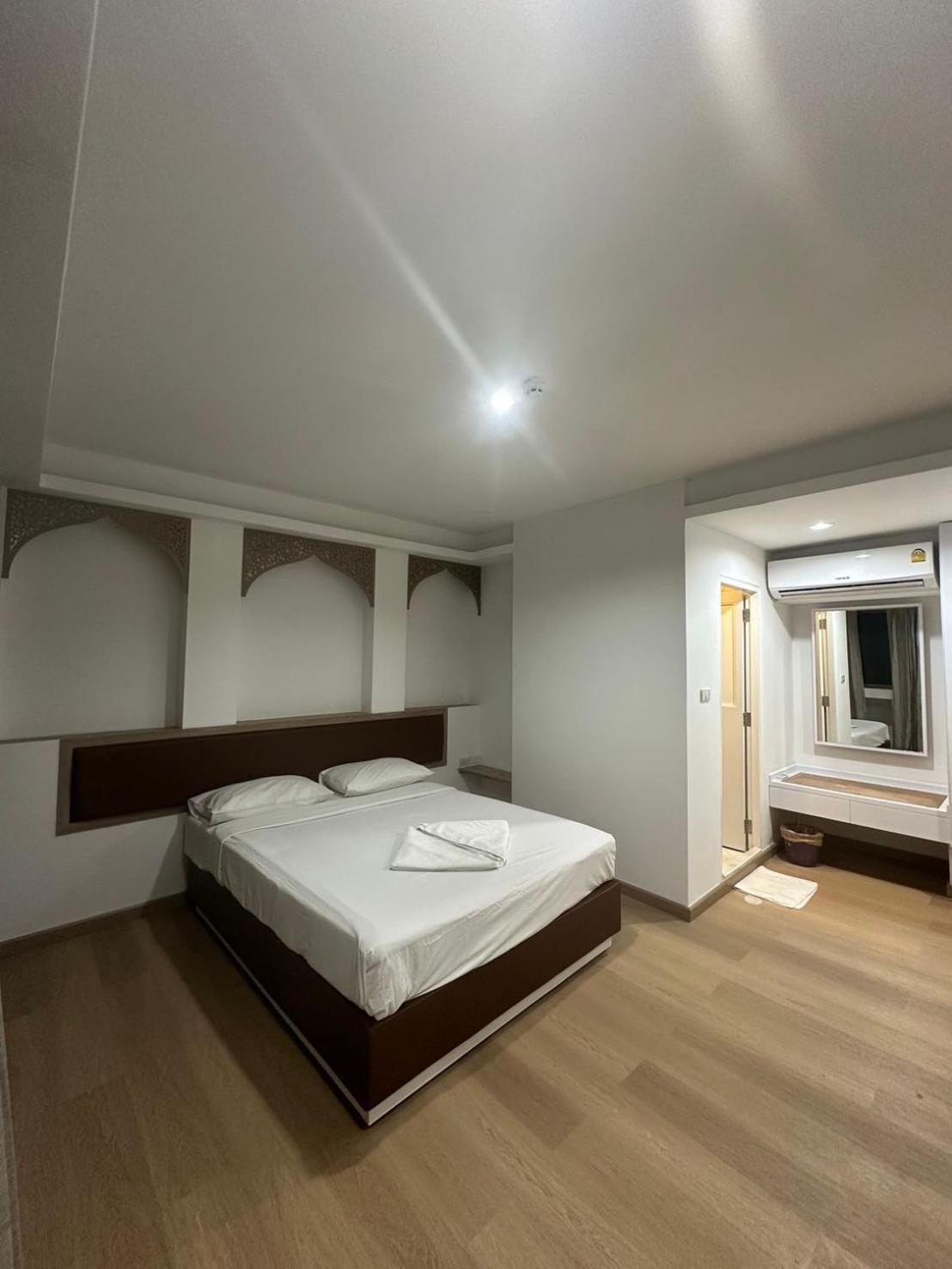 Royal Garden Hotel 3*