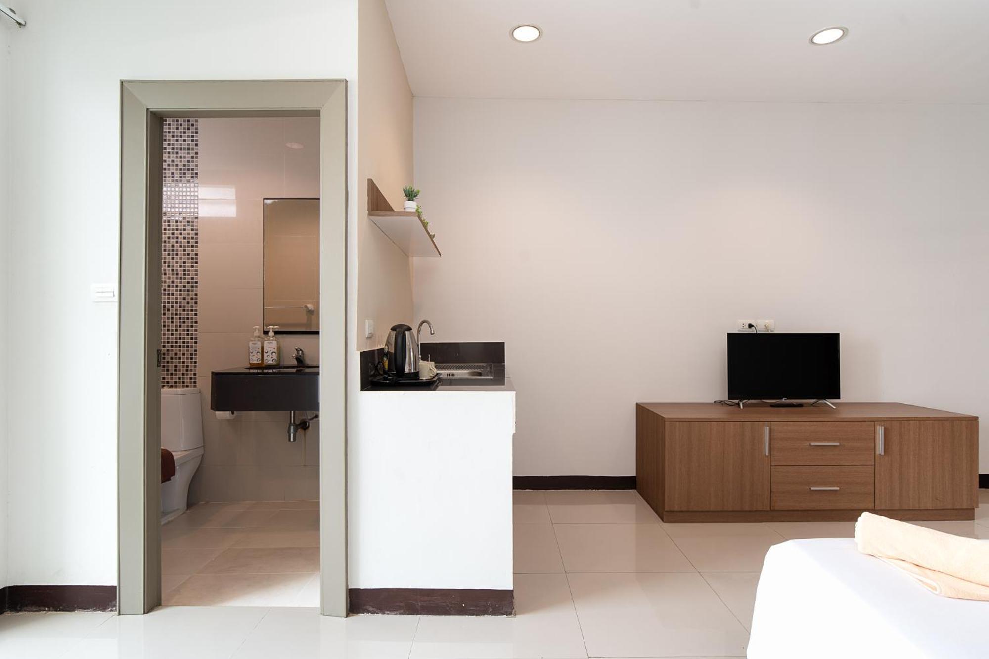 Leenova Place