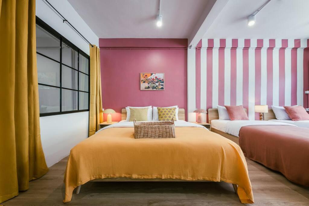 Sukhumvit Entire House 7 Pax - 2 Mins Walk From Skytrain Apartment *