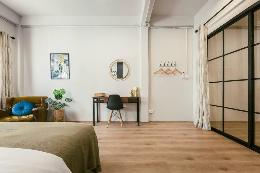 Sukhumvit Entire House 7 Pax - 2 Mins Walk From Skytrain * Bangkok
