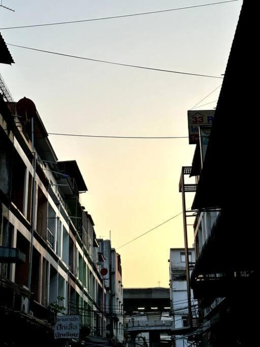 Apartment Sukhumvit Entire House 7 Pax - 2 Mins Walk From Skytrain