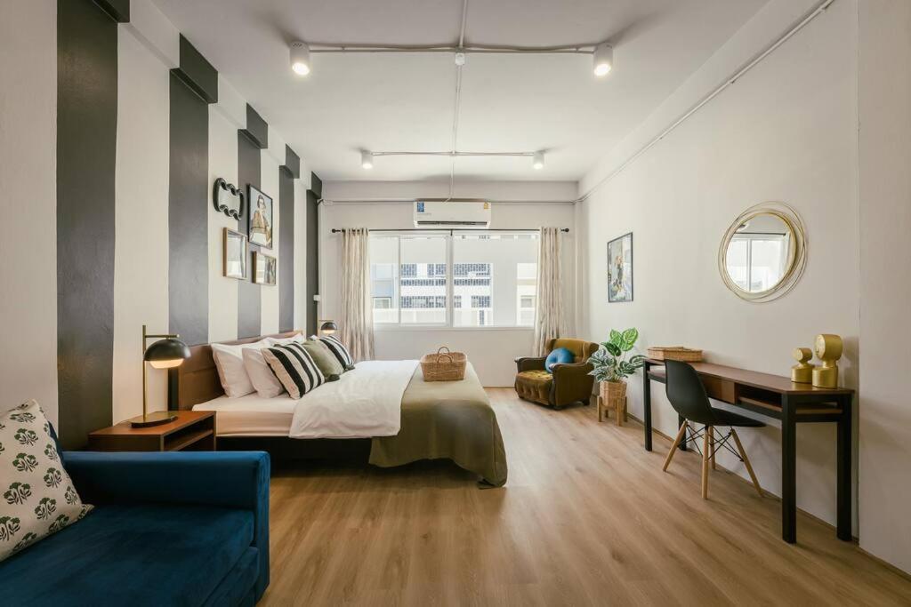 Apartment Sukhumvit Entire House 7 Pax - 2 Mins Walk From Skytrain *