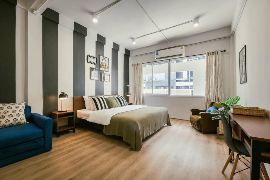 Sukhumvit Entire House 7 Pax - 2 Mins Walk From Skytrain