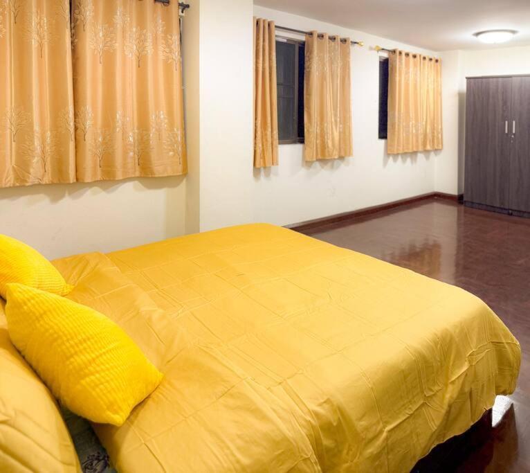 Private House 3 Beds + Double Beds In Heart Of Phromphong Villa *