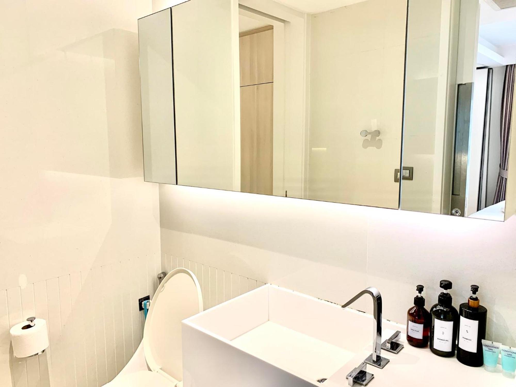 Sukhumvit 11#luxury#pool#gym#bts Nana&mrt Sukhumvit#1br#max2ppl Apartment *