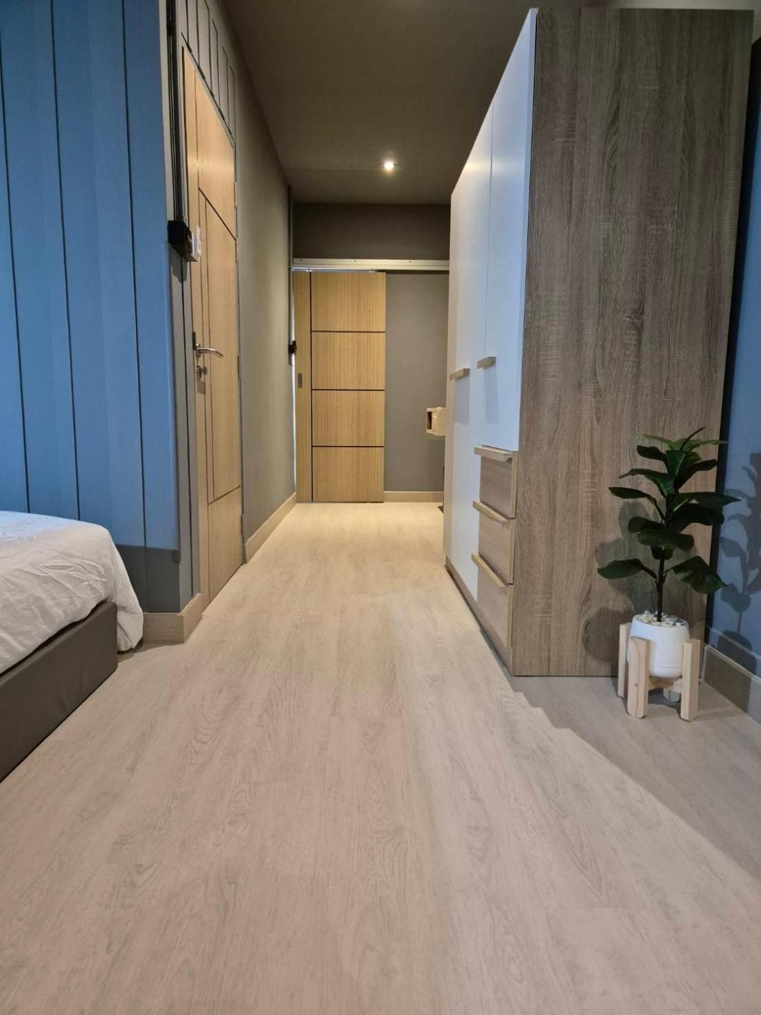 Phuket Vibe, House, 7 Mins To Bts, Center, Private In Sathon, Private Bathroom, Bangkok, Thailand