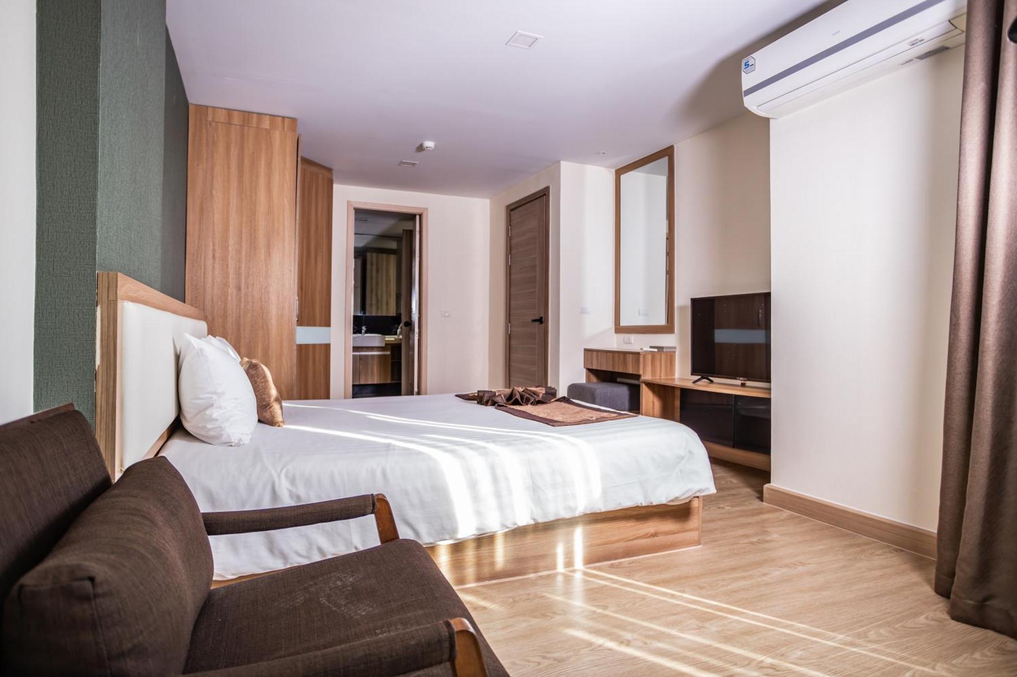 Ramada By Wyndham Ekamai Residences Aparthotel *