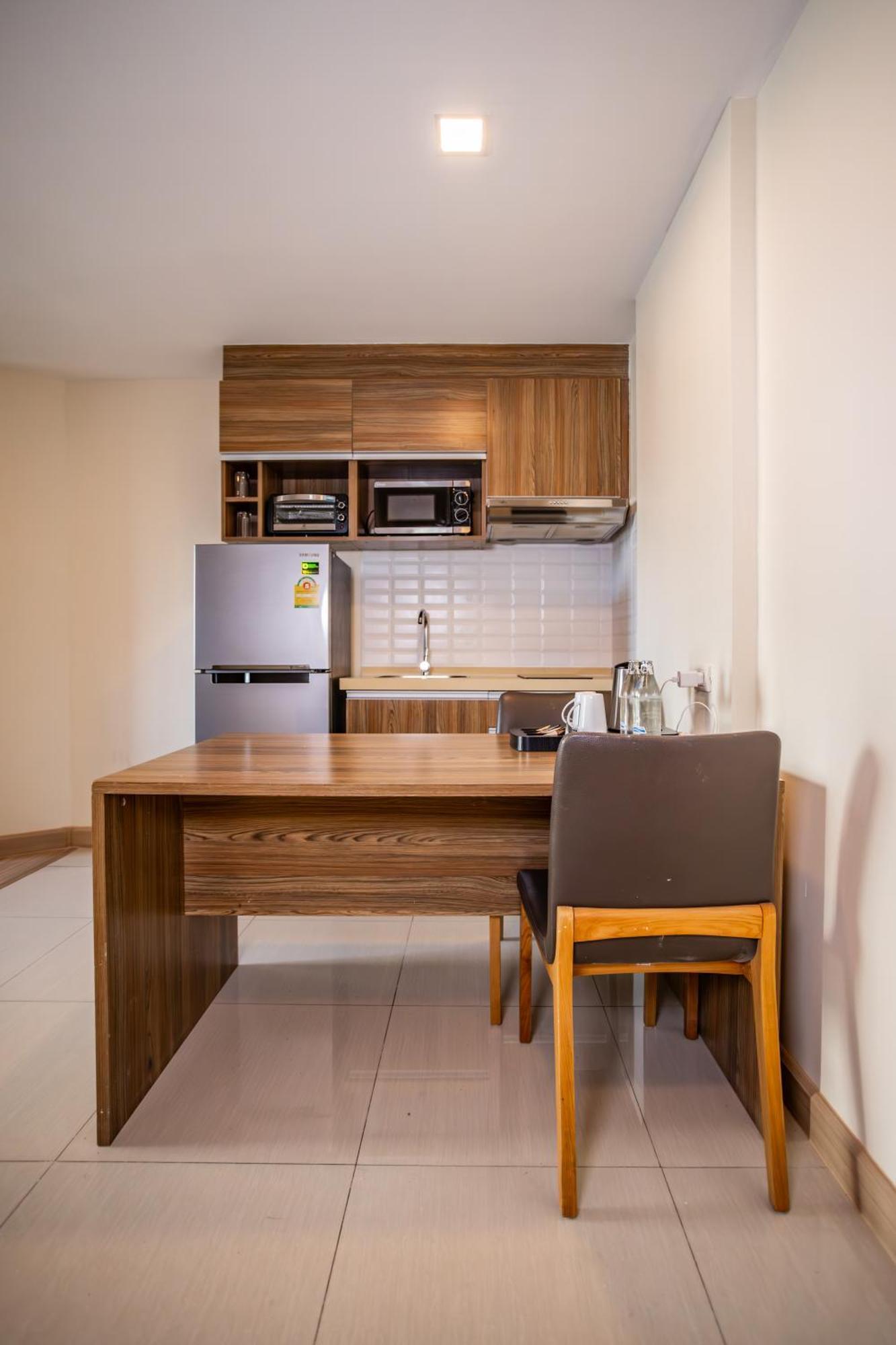 Ramada By Wyndham Ekamai Residences Aparthotel Bangkok