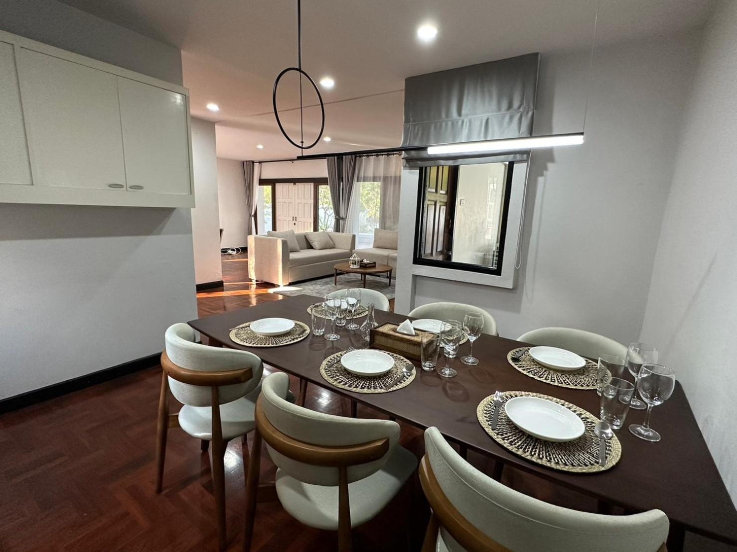 Airy Vila *
