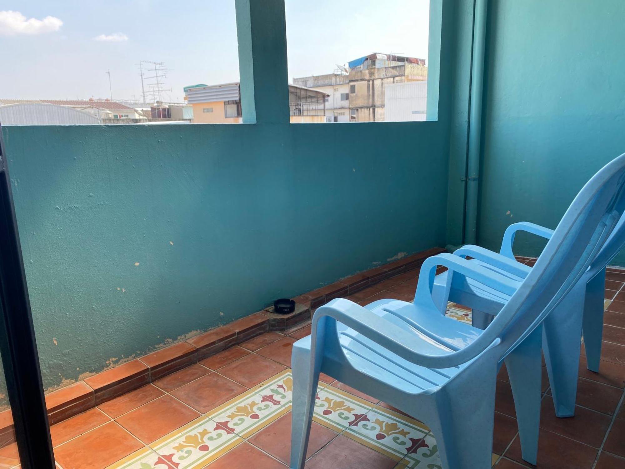 99 Khaosan Hostel *