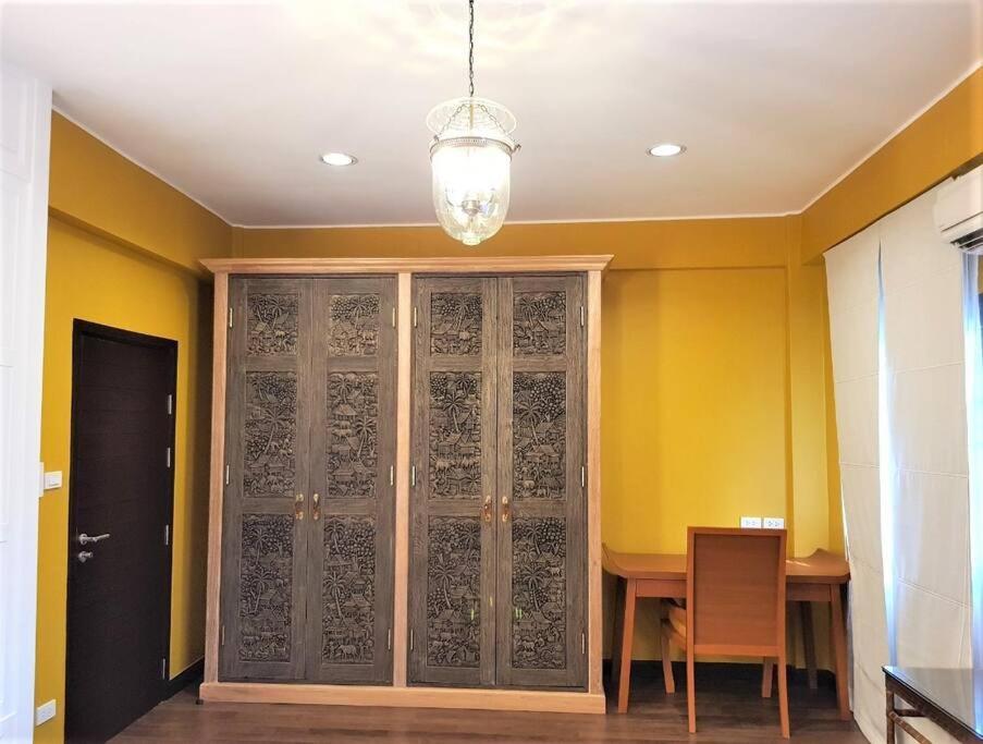 Baan Khun Nai Thonglor, Luxury Thai Villa Bangkok