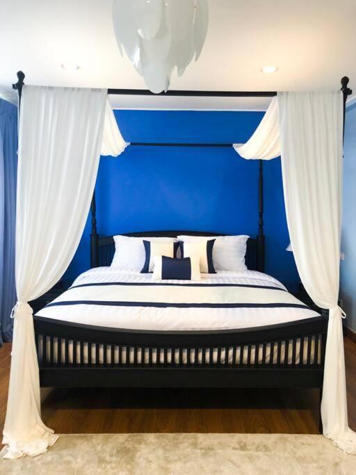 Baan Khun Nai Thonglor, Luxury Thai *