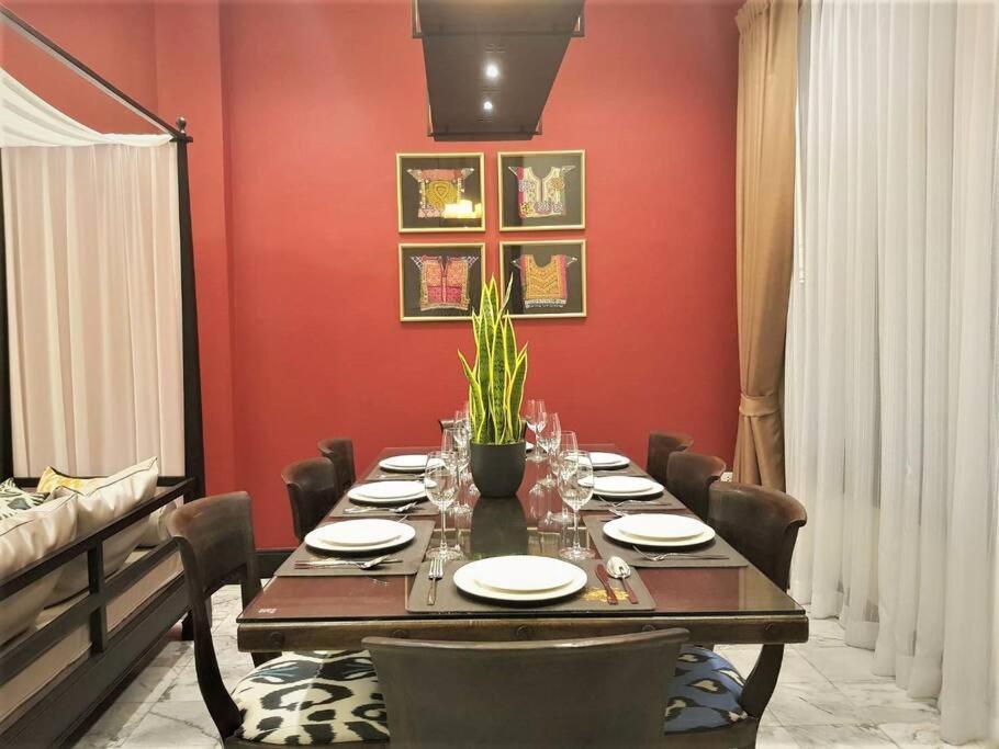 Baan Khun Nai Thonglor, Luxury Thai * Bangkok