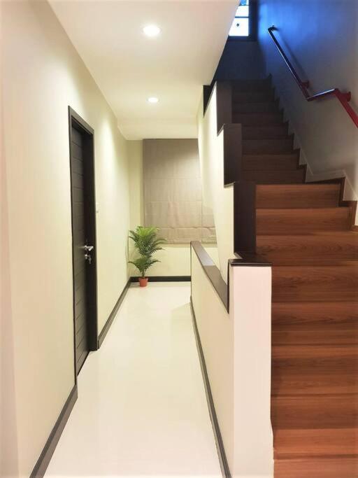 Villa Baan Khun Nai Thonglor, Luxury Thai *