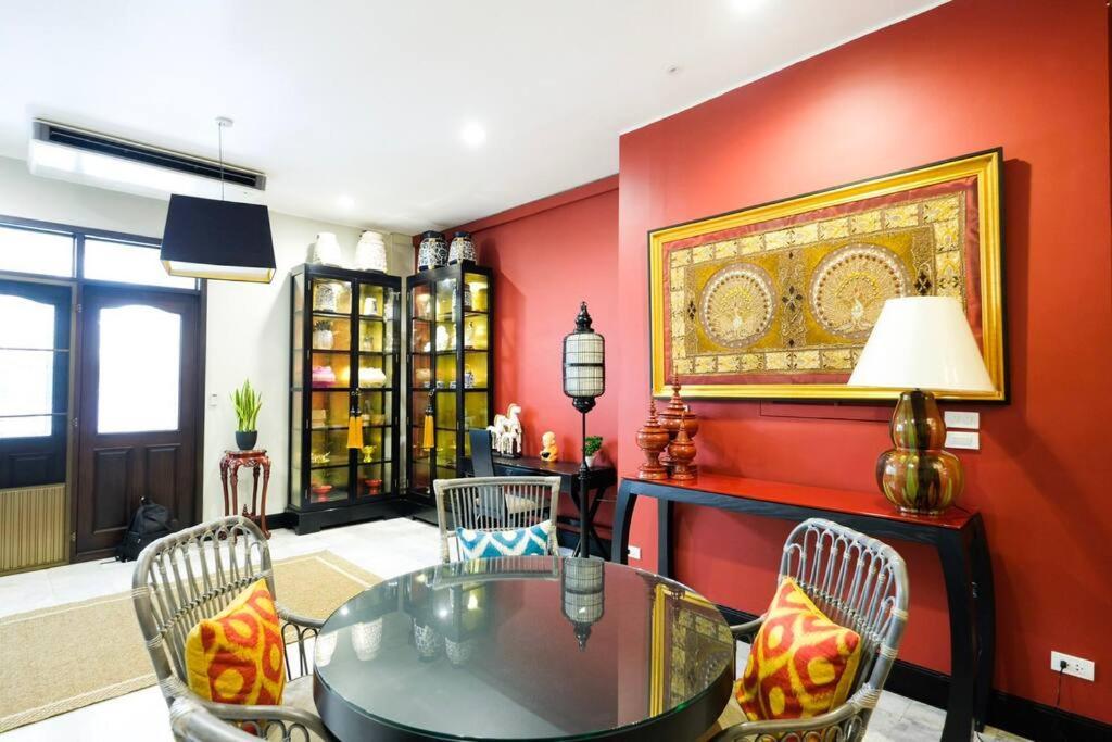 Baan Khun Nai Thonglor, Luxury Thai Villa Bangkok