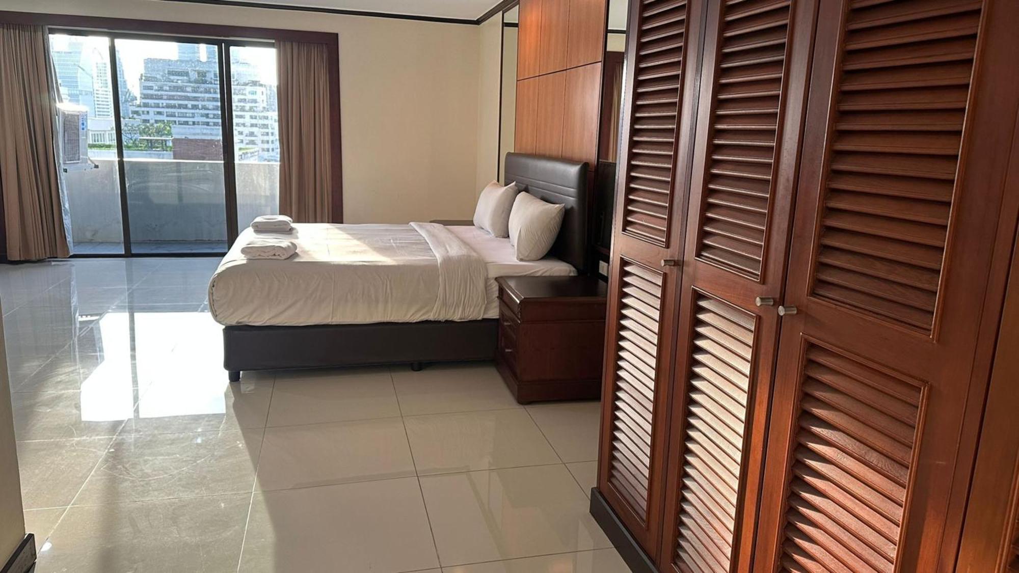 Apartment Omni Tower Cozy By Direct