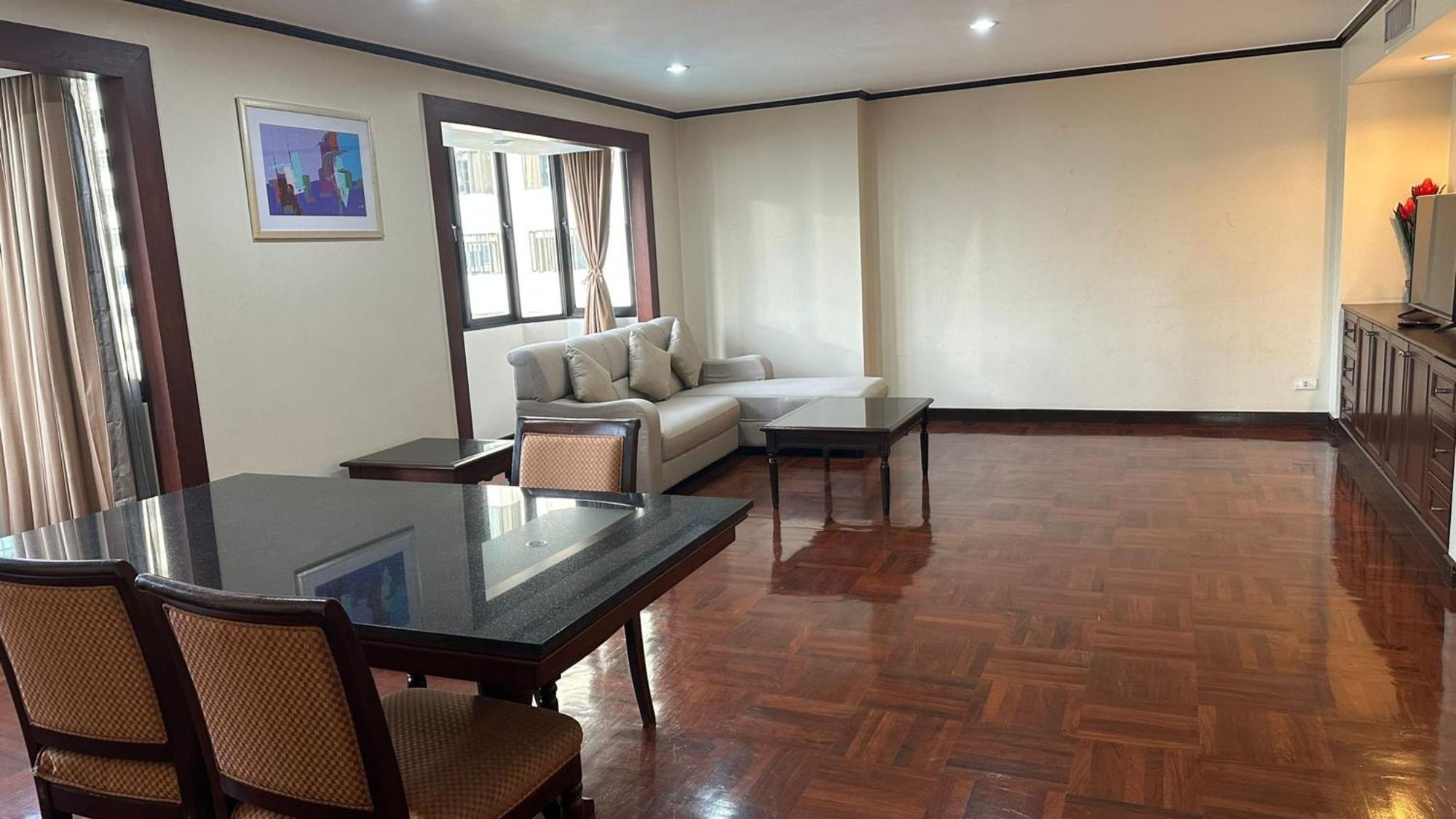 Omni Tower Sukhumvit Nana Direct 3* Bangkok