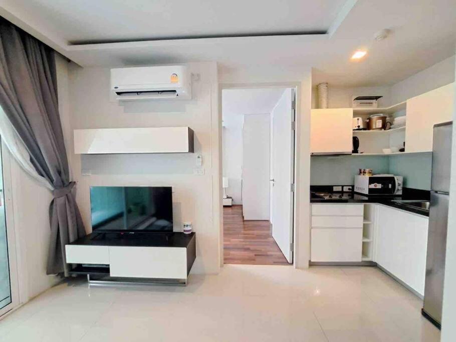 1 Bedroom In Sukhumvit Cbd 5 Min To Bts Phromphong Bangkok