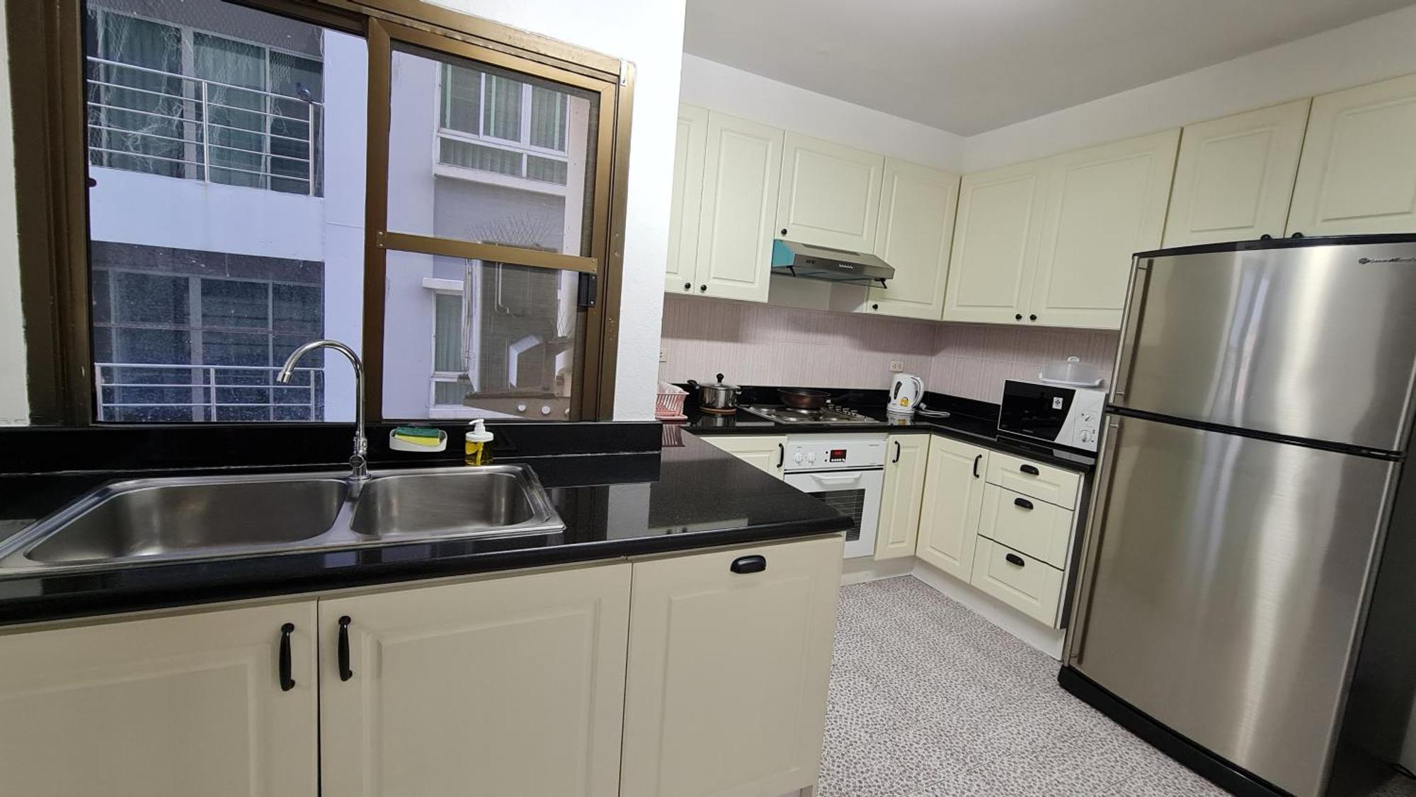 Service Apartment Thong Lo Ekkamai Prompong Bangkok