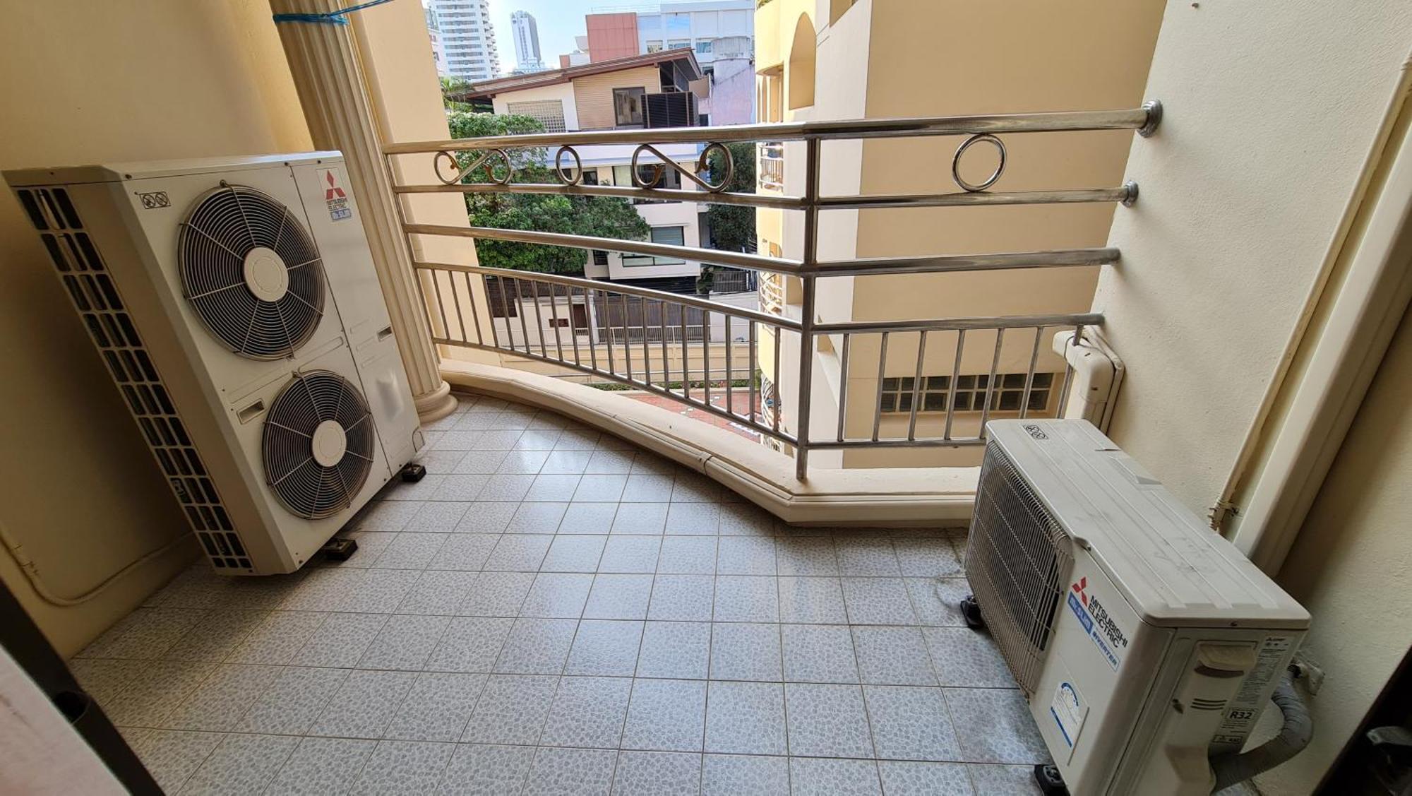 Service Apartment Thong Lo Ekkamai Prompong Apartment