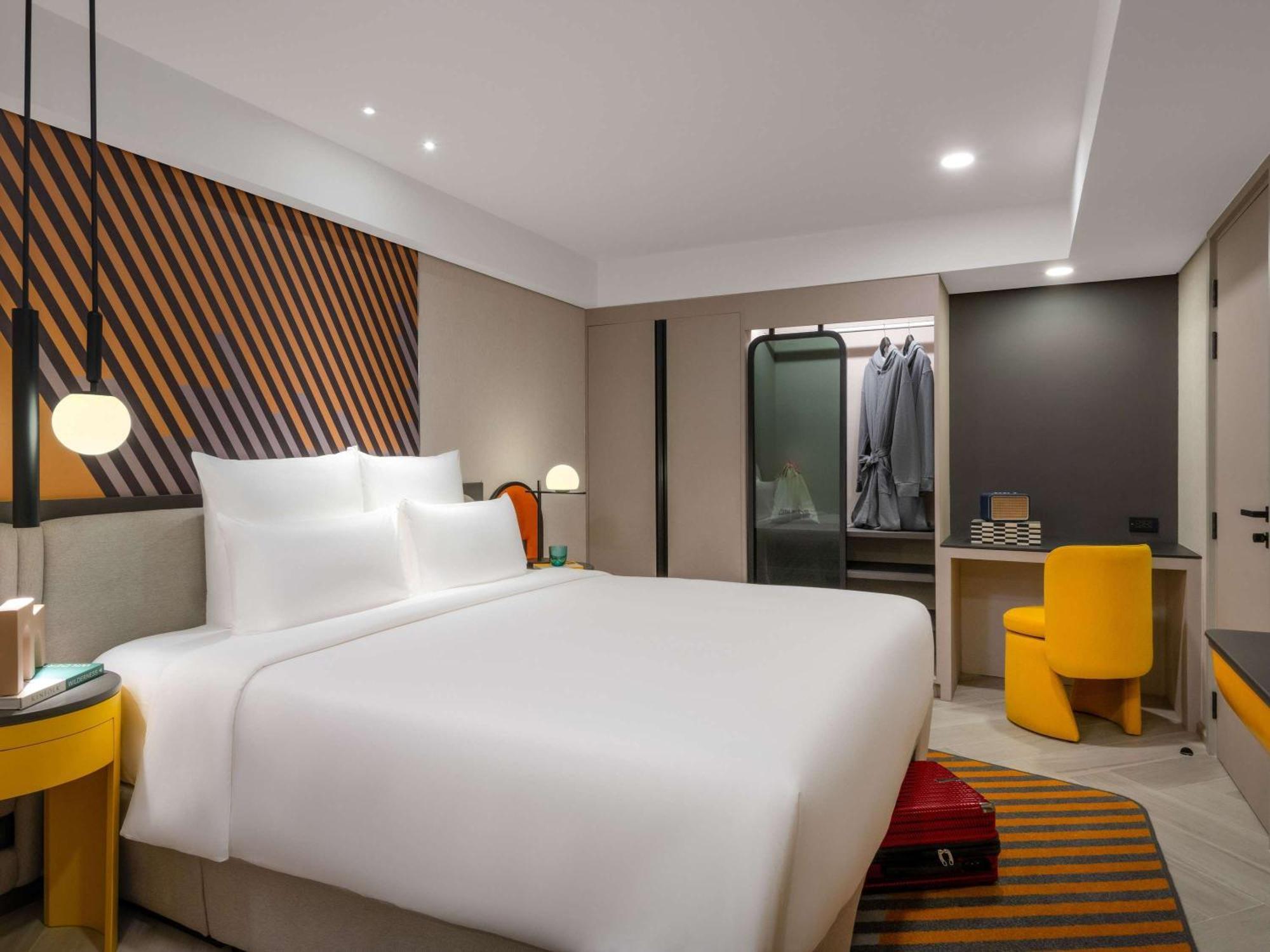 Tribe Living Sukhumvit 39 By Accorhotels Hotel