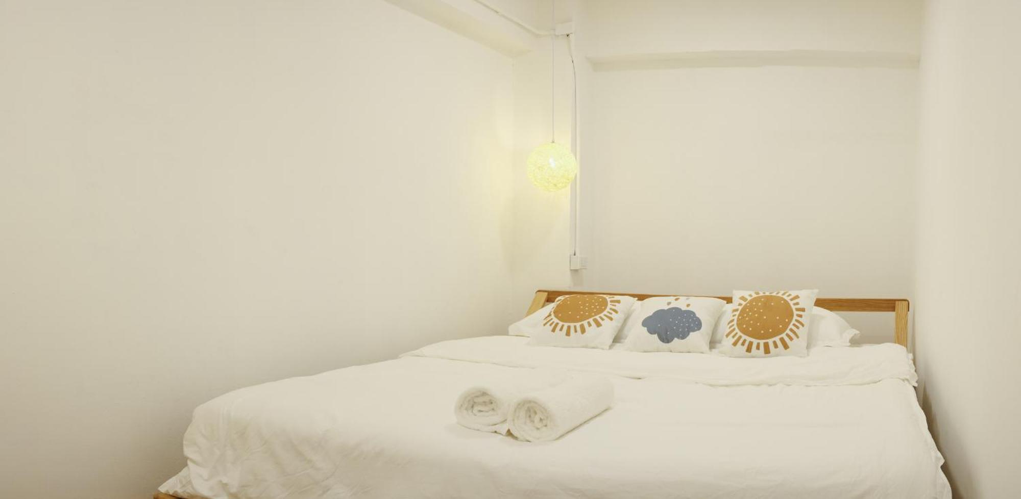 Secret House In China Town 2br. Rare Find Holiday home *