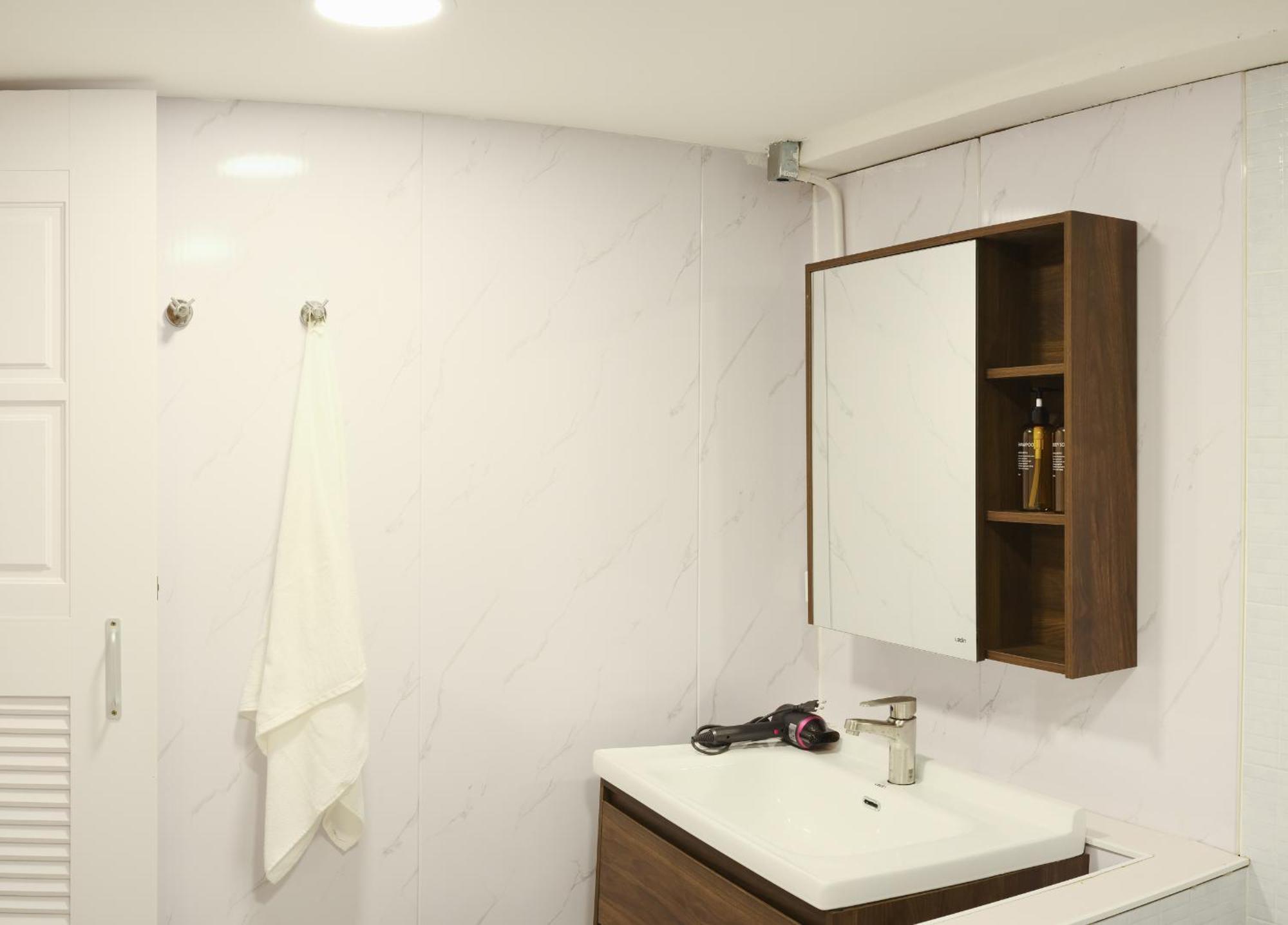 Secret House In China Town 2br. Rare Find *