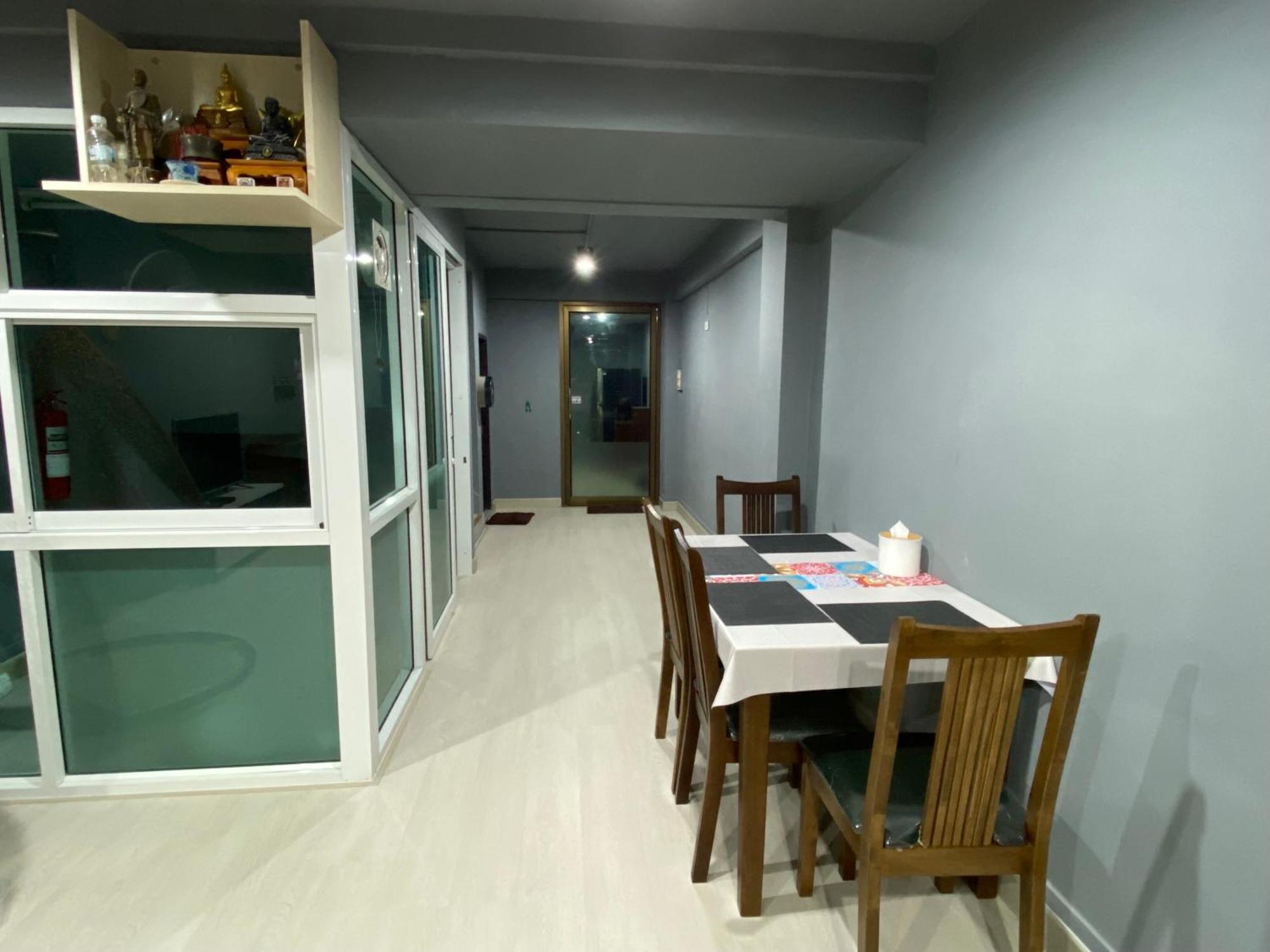 Vibe, House, 7 Mins To Bts, Center, Private In Sathon, Private Bathroom, Bangkok, Thailand Wisma tamu Bangkok