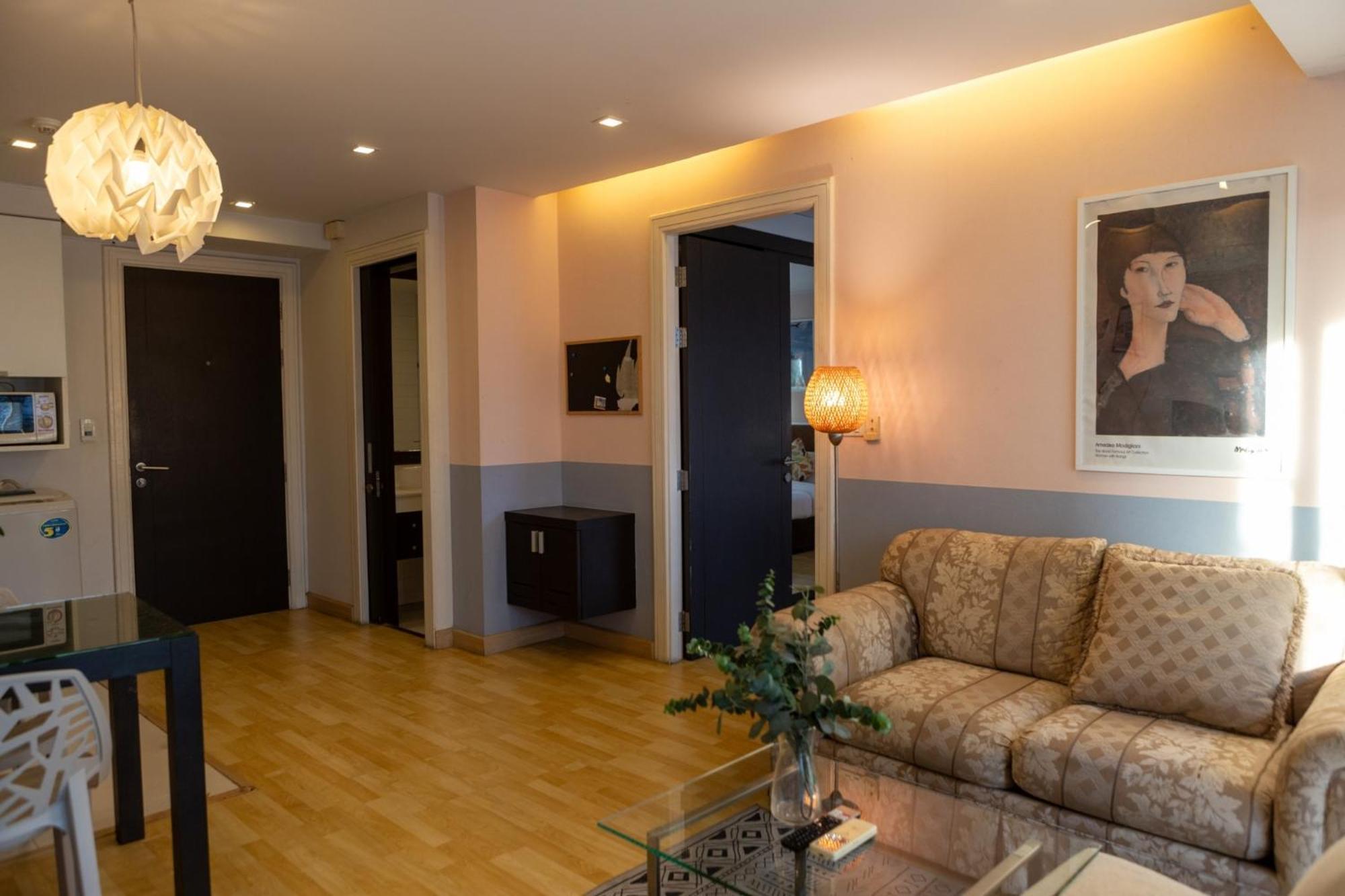 Go Thonglor 23 โกอินน์ ทองหล่อ 23 X Apartment Bangkok