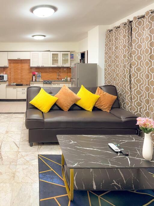 Private House 3 Beds + Double Beds In Heart Of Phromphong