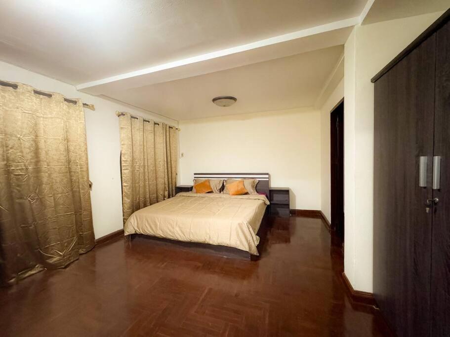 Private House 3 Beds + Double Beds In Heart Of Phromphong Bangkok