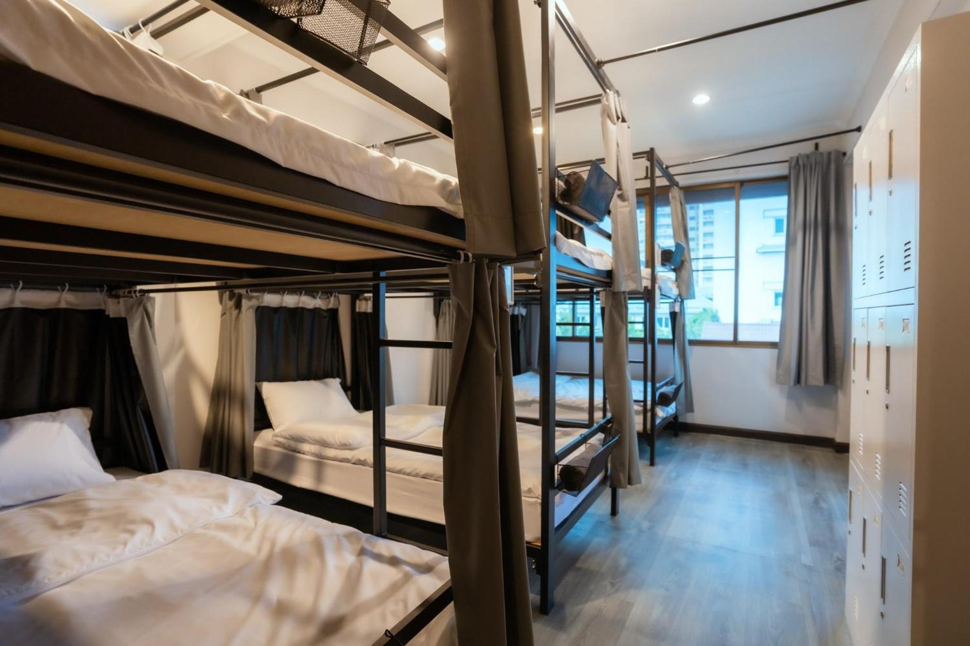420 - Ekkamai Buds & Beds Hostel