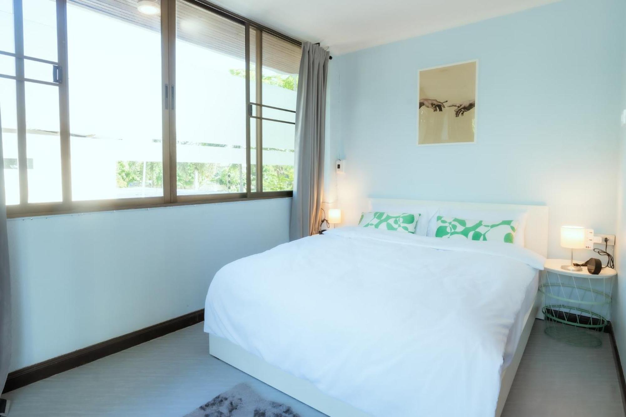 420 - Ekkamai Buds & Beds Bangkok