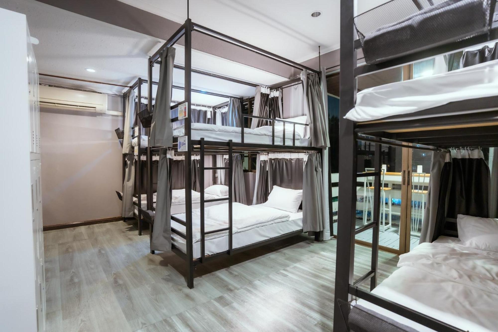 420 - Ekkamai Buds & Beds Hostel Bangkok