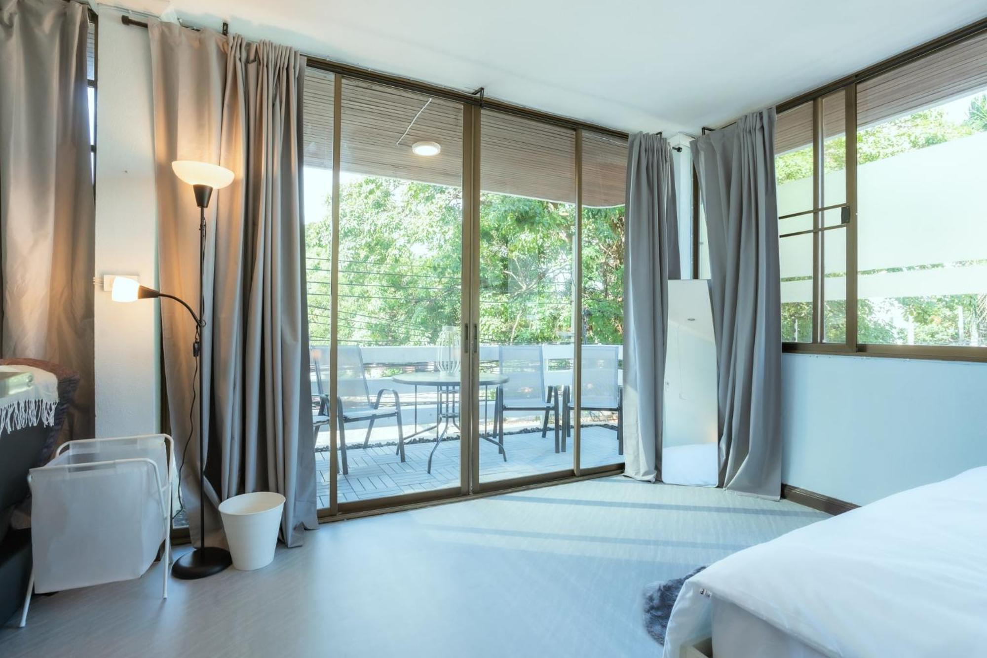 420 - Ekkamai Buds & Beds Bangkok