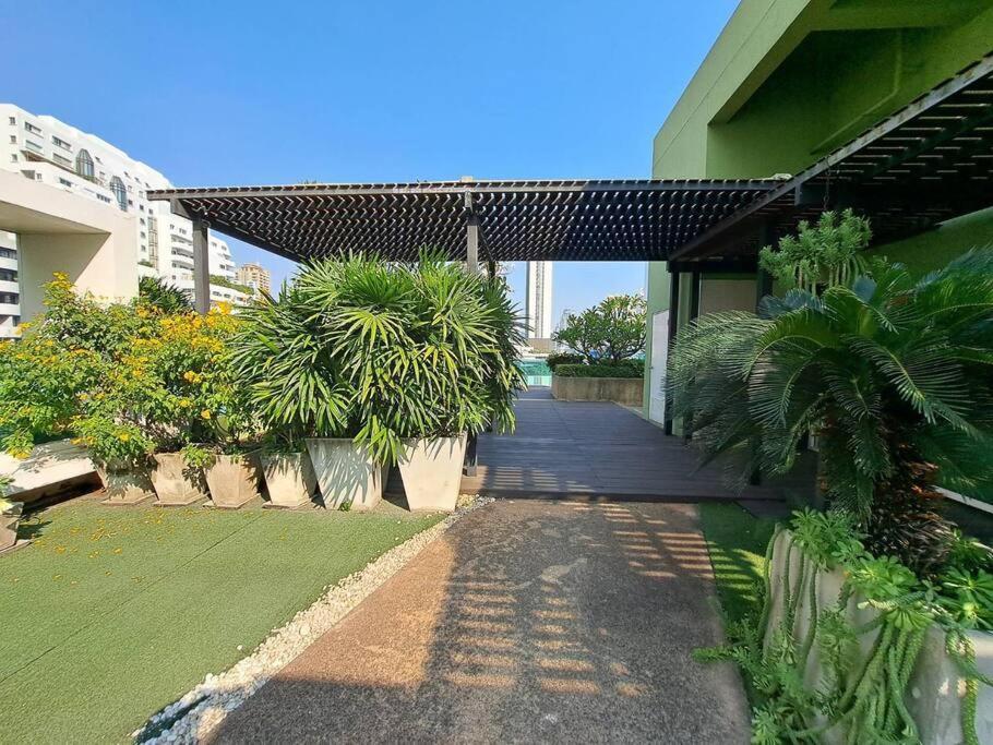 1 Bedroom In Sukhumvit Cbd 5 Min To Bts Phromphong Bangkok