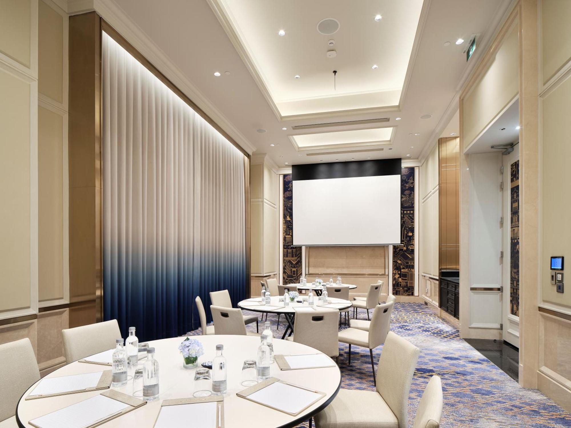 Hotel Grande Centre Point Surawong 5*