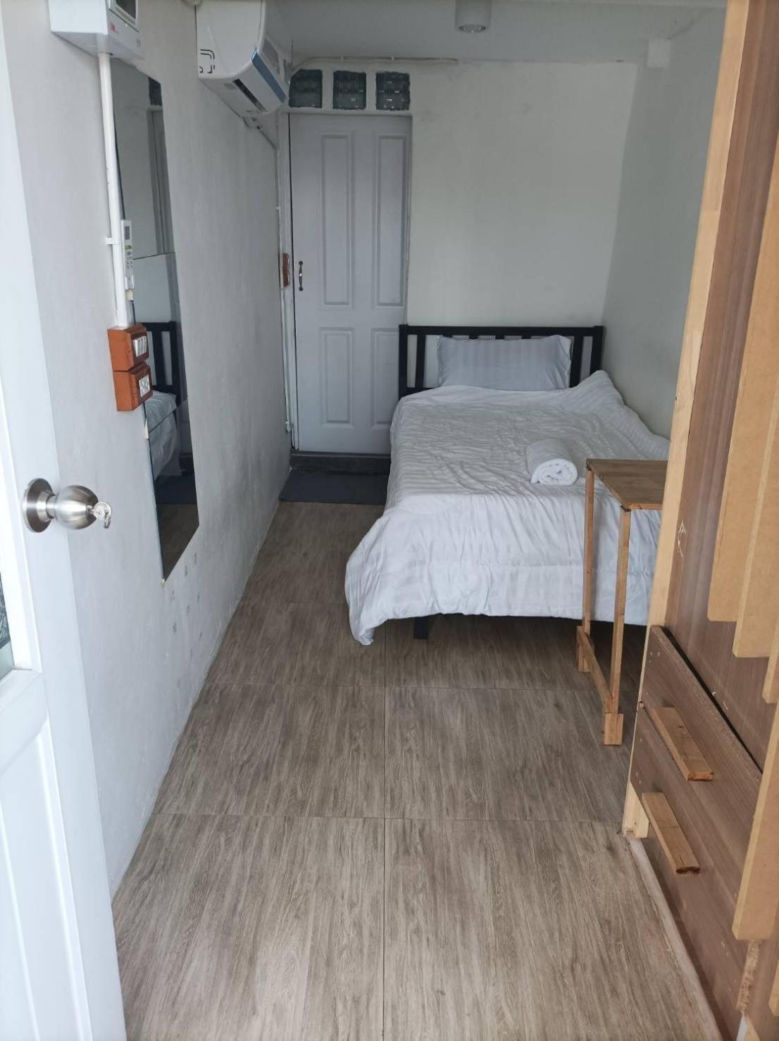 Chubby 9 Single Apartment *