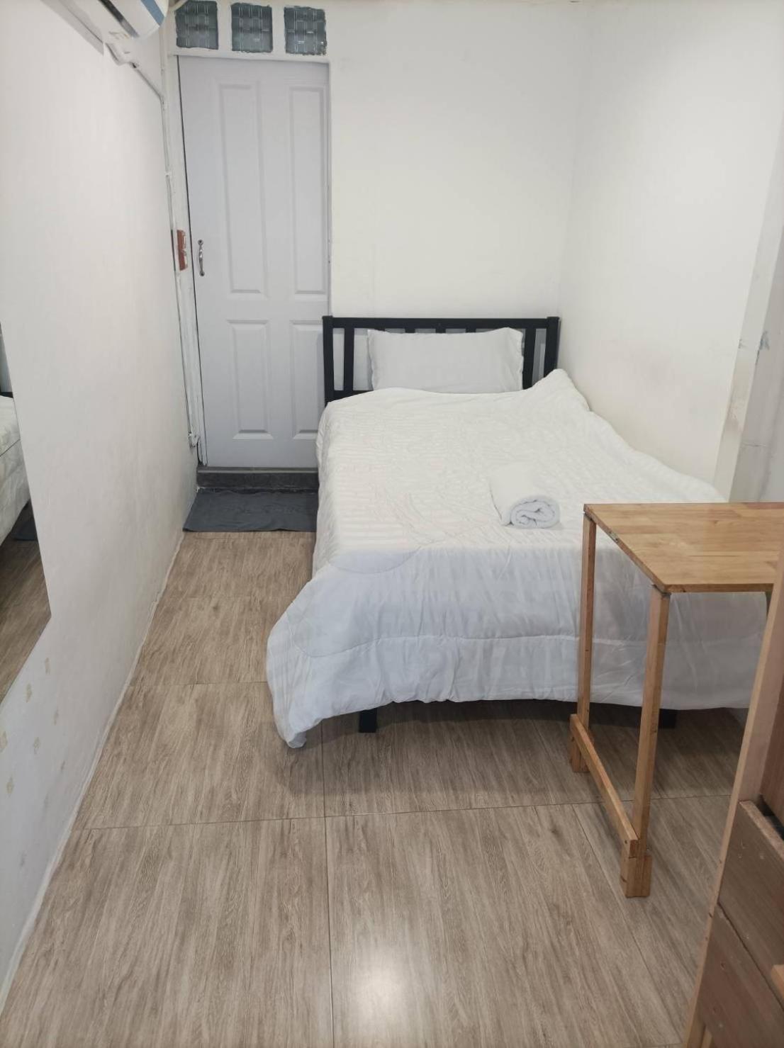 Apartment Chubby 9 Single *