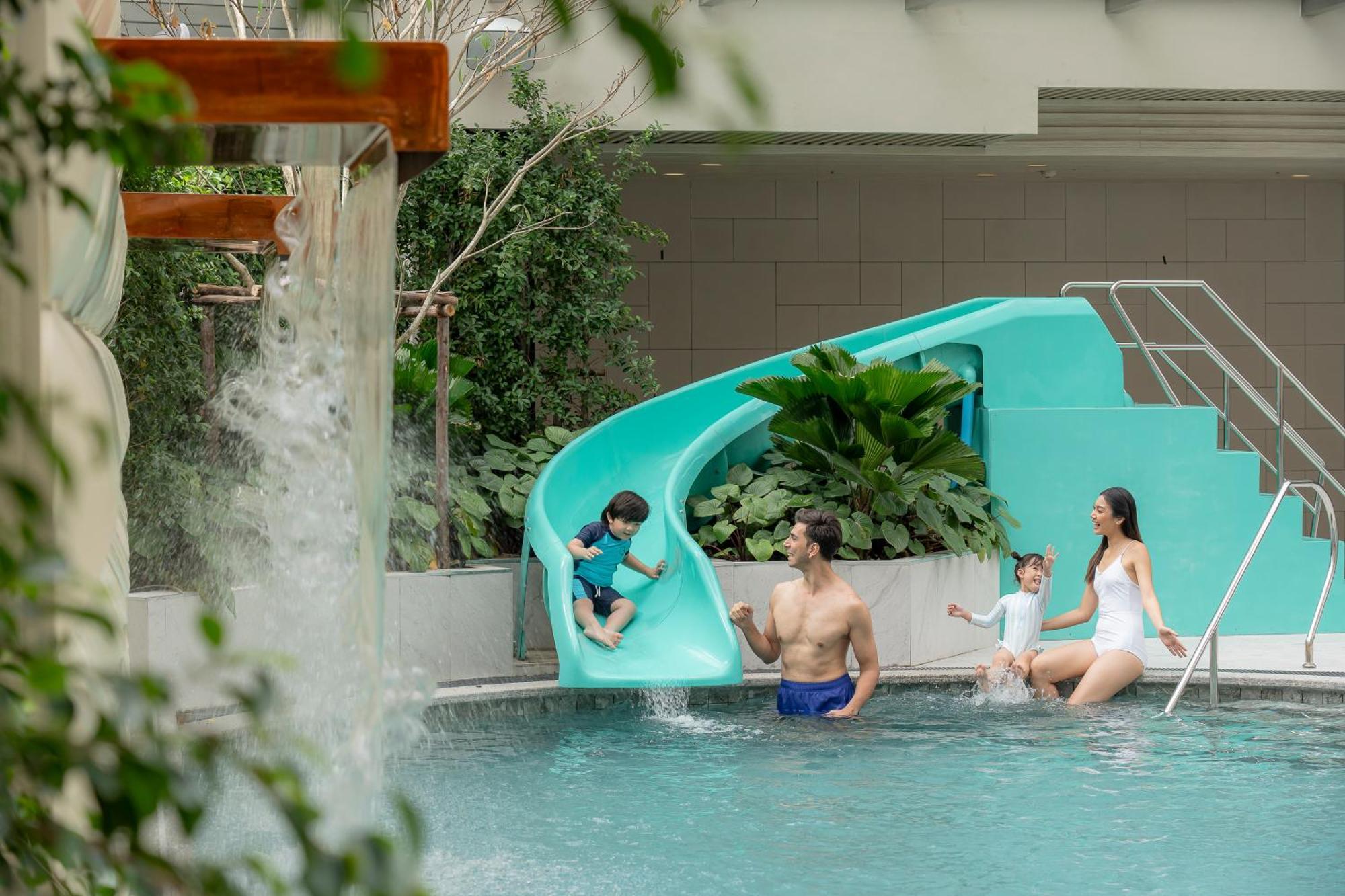 Hotel Novotel Living Sukhumvit Legacy 4*
