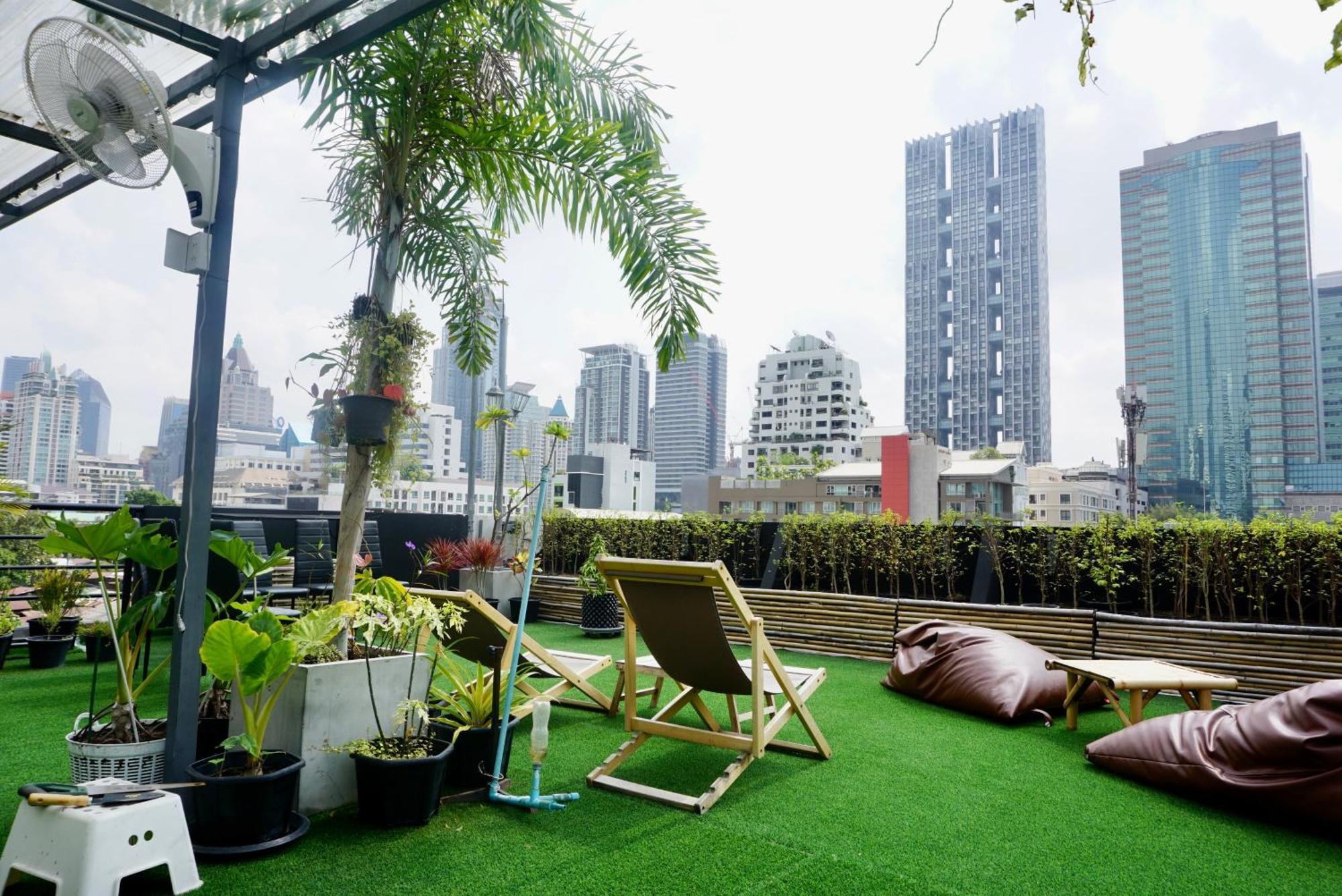 Hip And Funky Silom Soi 3, With Rooftop View