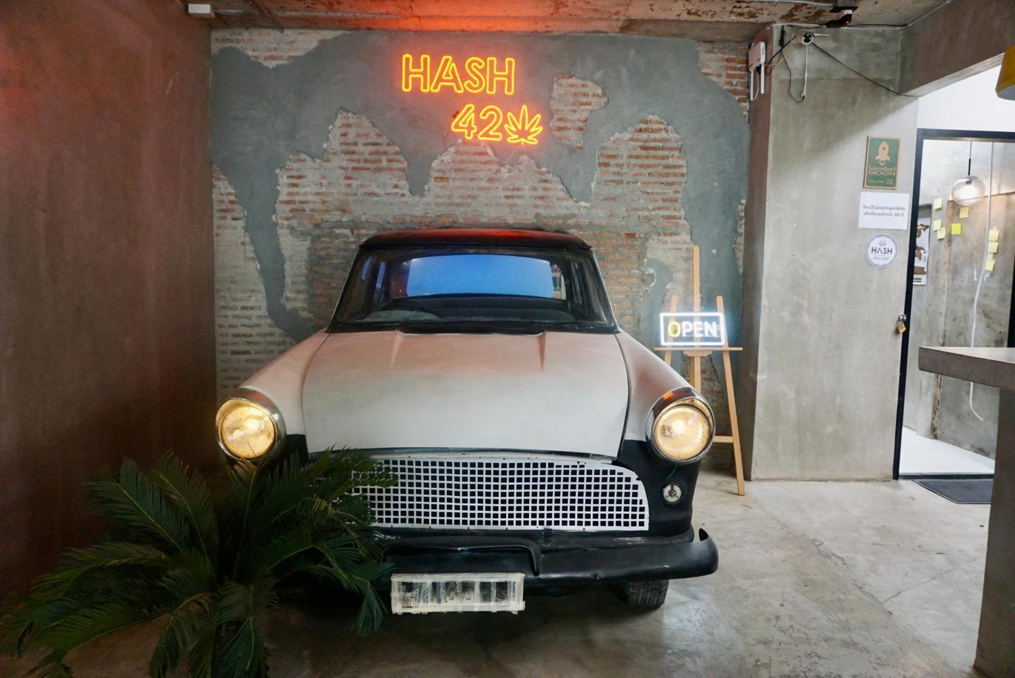 Apartment Hip And Funky Silom Soi 3, With Rooftop View *