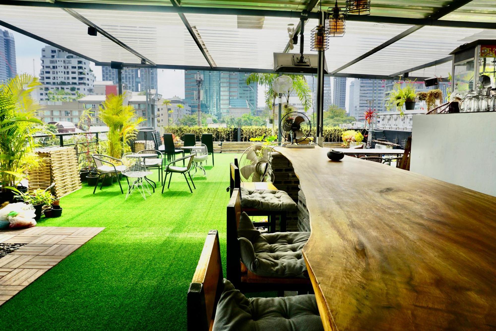 Hip And Funky Silom Soi 3, With Rooftop View * Bangkok