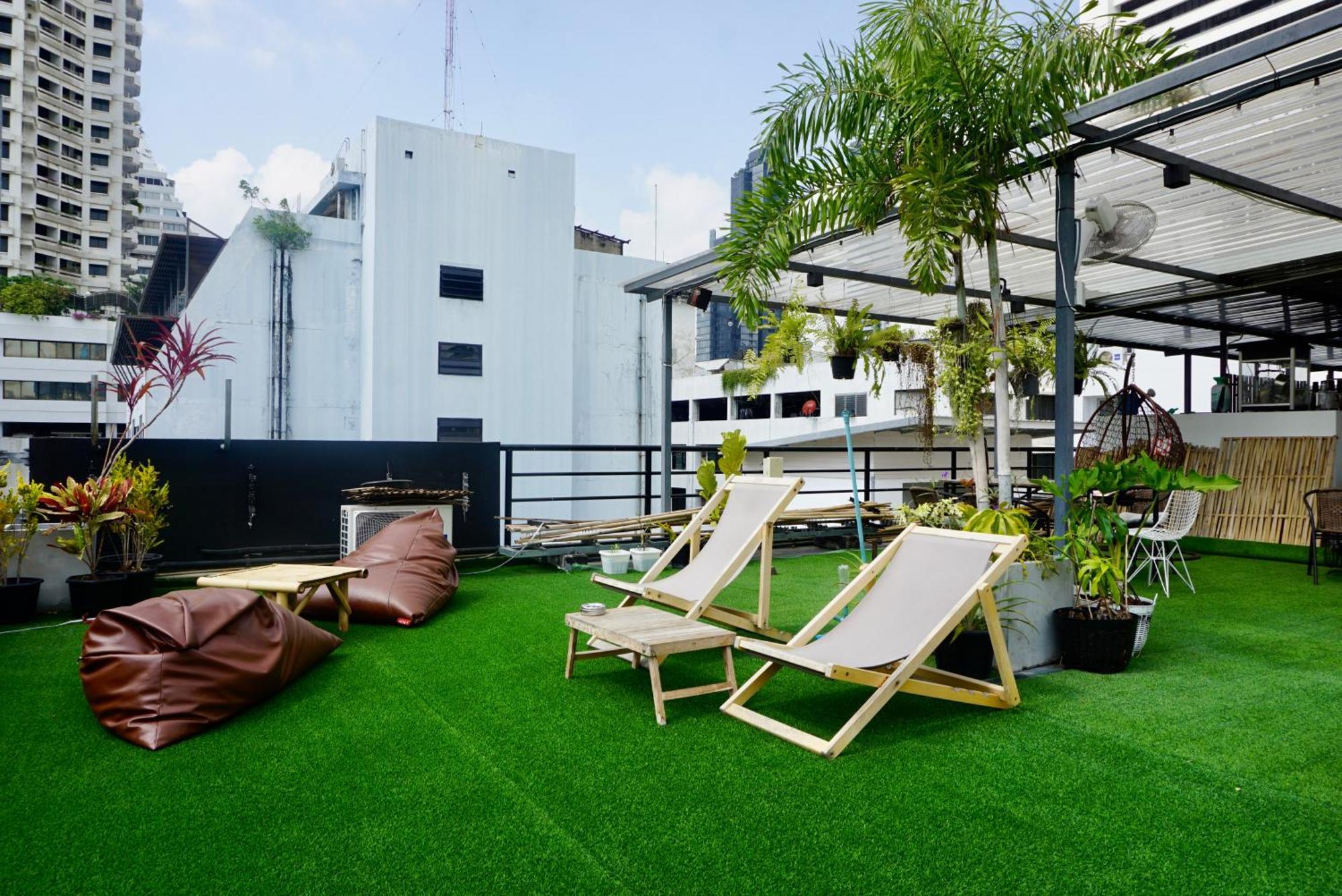 Hip And Funky Silom Soi 3, With Rooftop View * Bangkok