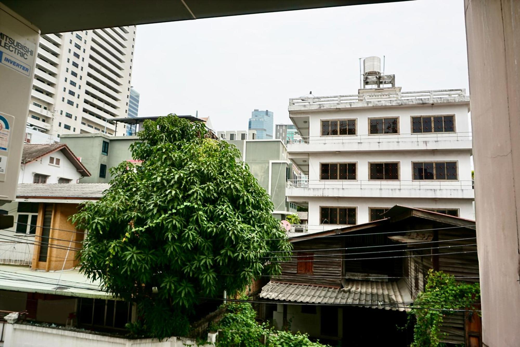 Sathon 15 Close To Bts Skytrain St Louis & Surasak Apartamento