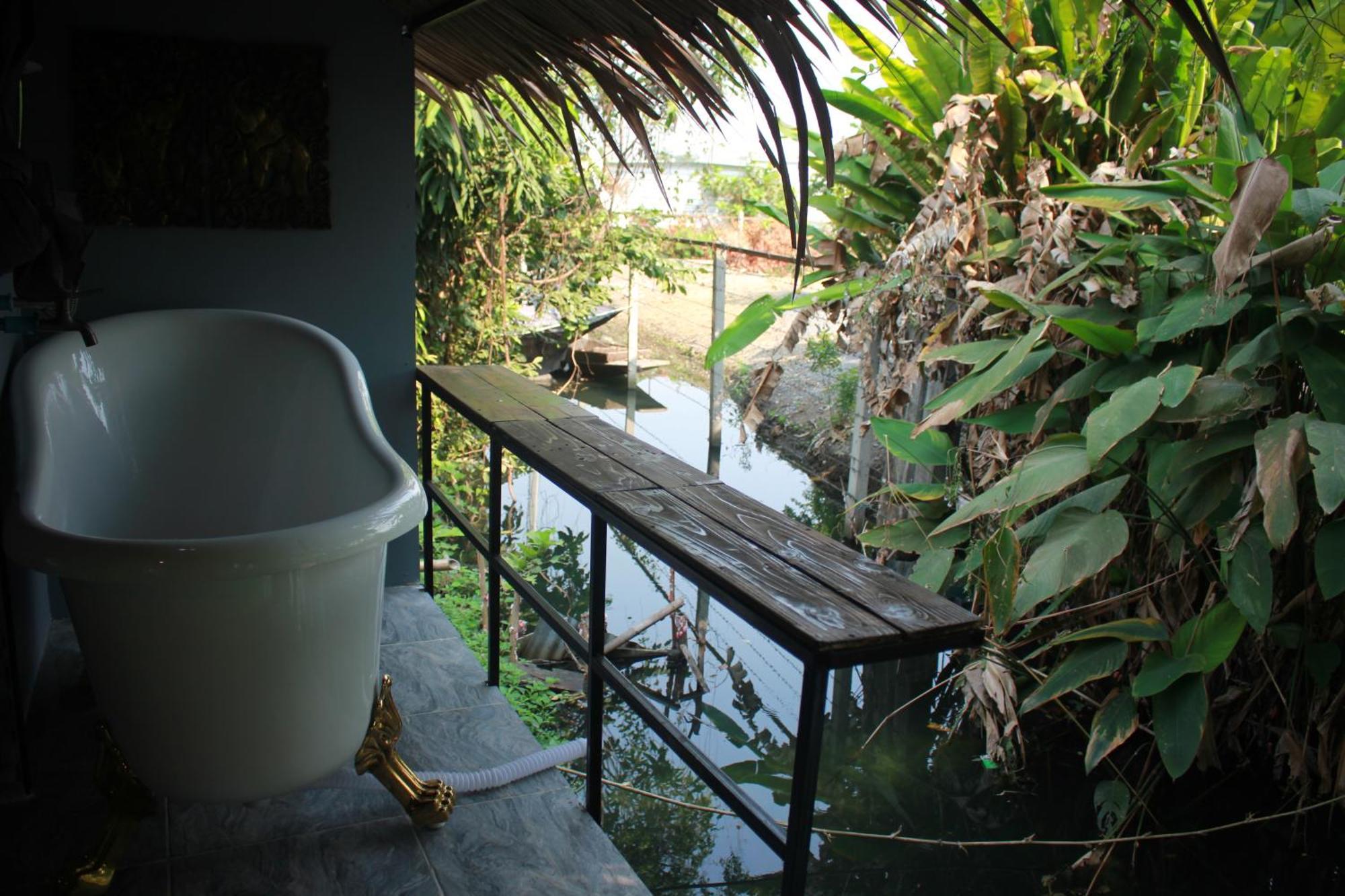 Do Dee Cafe Bangkok