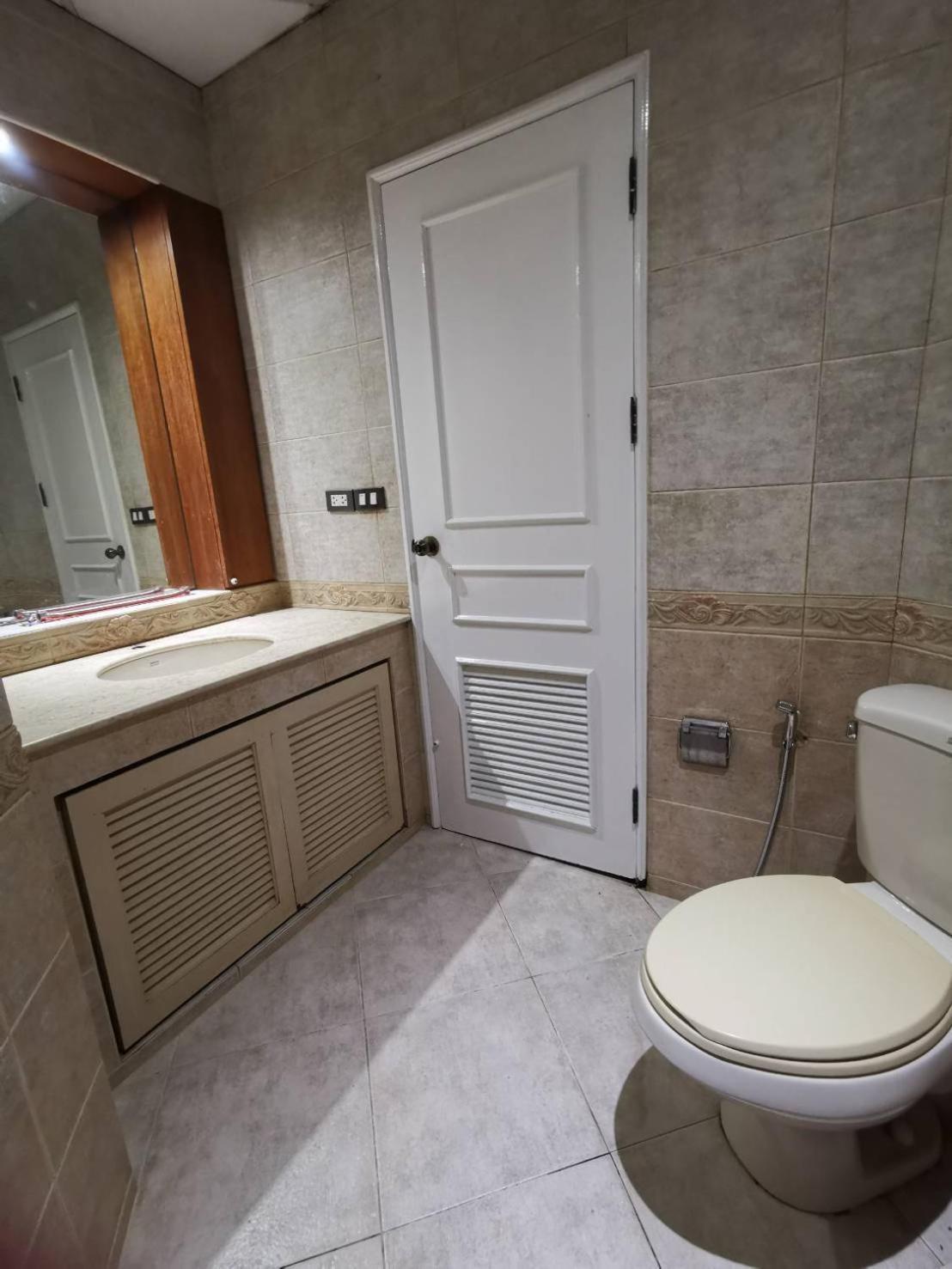 Cozy 1br Walk To Bts And Airport Rail Link Close To Malls G7 Pangsapuri Bangkok