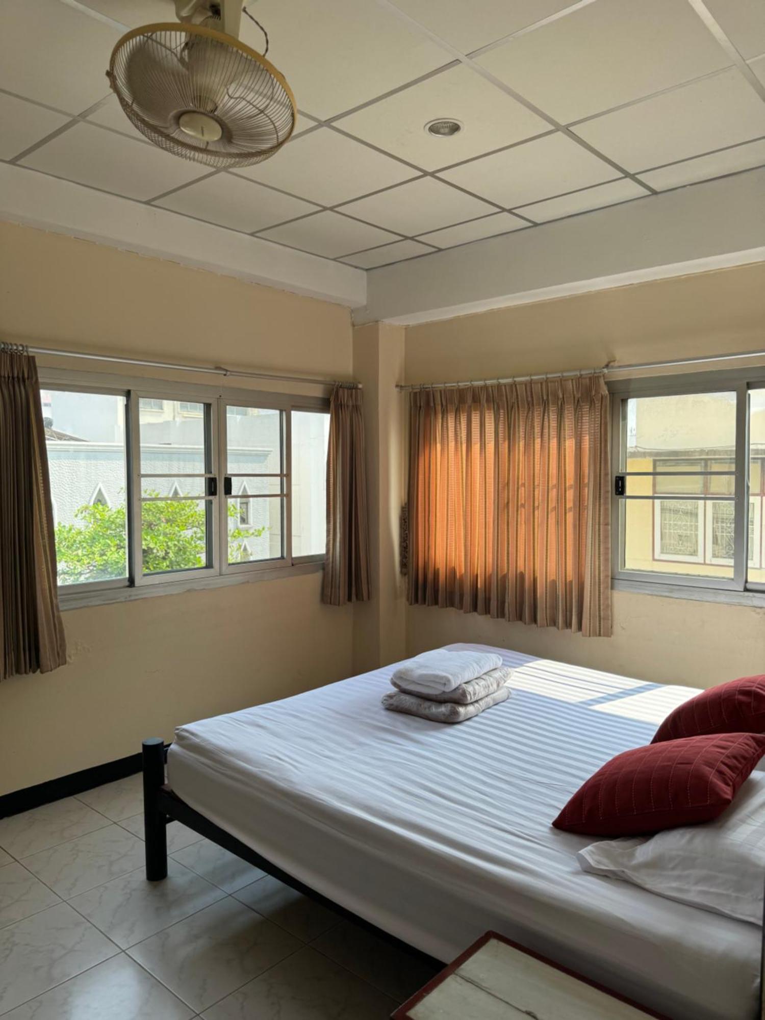 Hotel Kc *